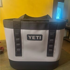 YETI Camino Carryall Bag